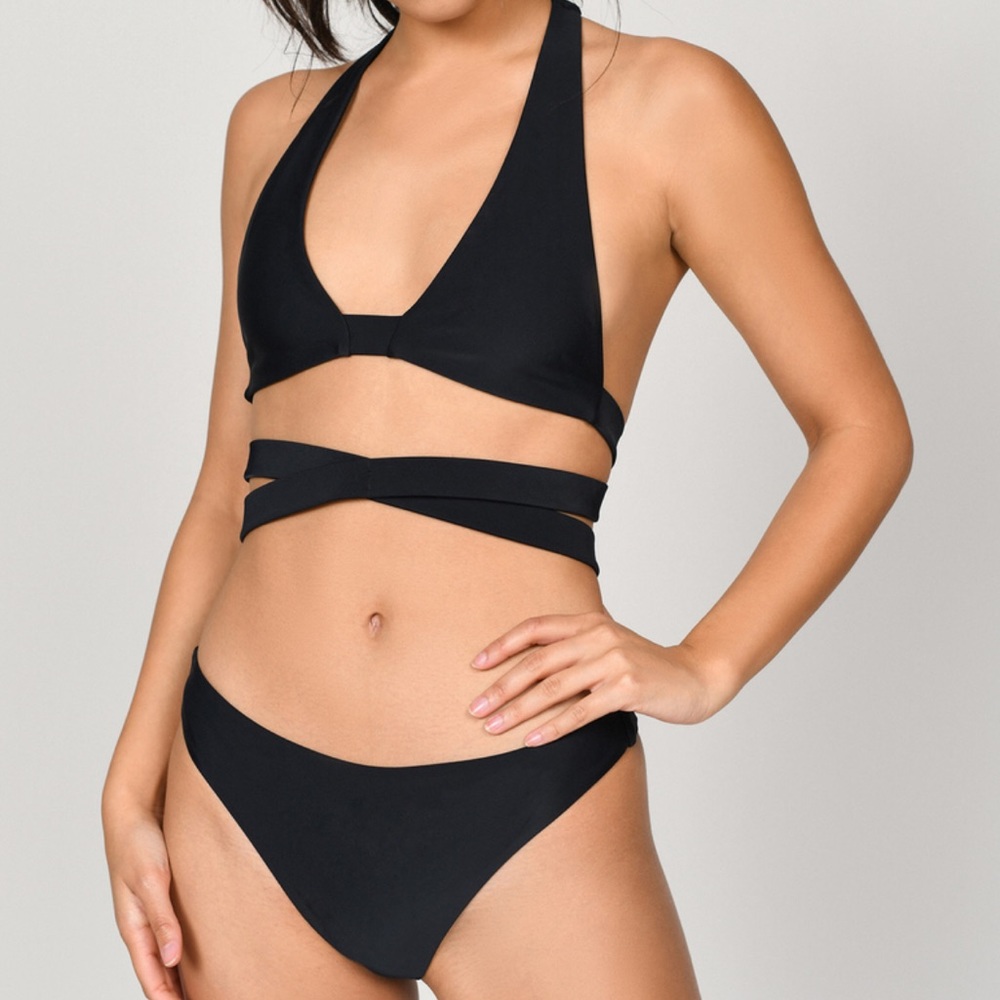 Tobi Wrap Around Bikini Set Sporty Goddess Beach Vibes Black L NWT